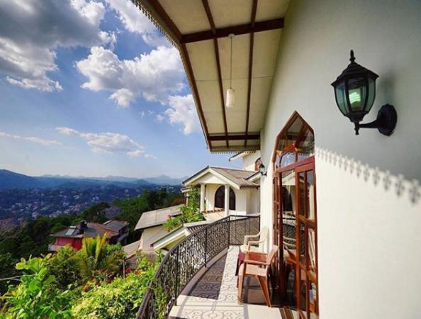 Ceylonbreezekandy Hotel Exterior photo